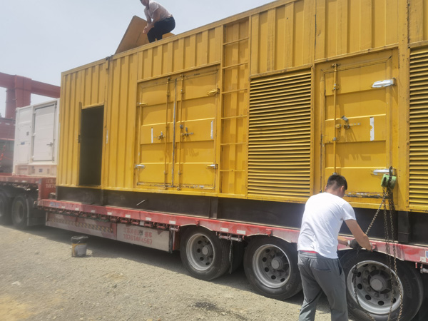 东山除了负载情况和发动机维护，还有哪些因素会影响 200kw 柴油发电机的油耗？