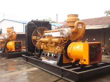 东山发电机组的频率规格是如何确定的？