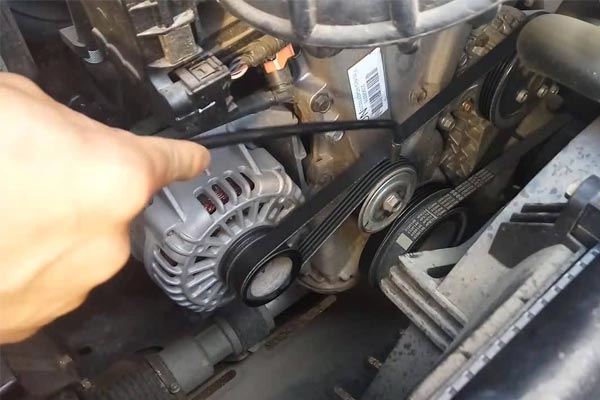 东山转速传感器的工作原理是什么？